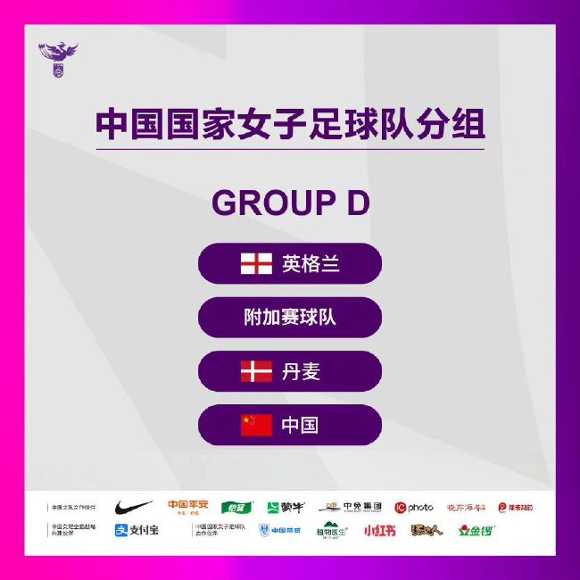 其中副歌部分,葛美含用其细腻而京韵十足的完美唱腔,引发颁奖典礼现场百余名参会电影人、国内外评委嘉宾以及观众的阵阵掌声和喝彩